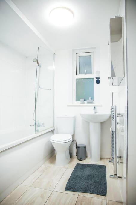 3 Bed Flat With Balcony Central Лондон Экстерьер фото