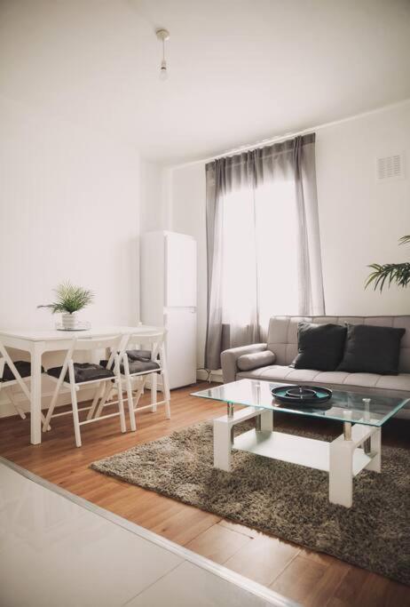 3 Bed Flat With Balcony Central Лондон Экстерьер фото