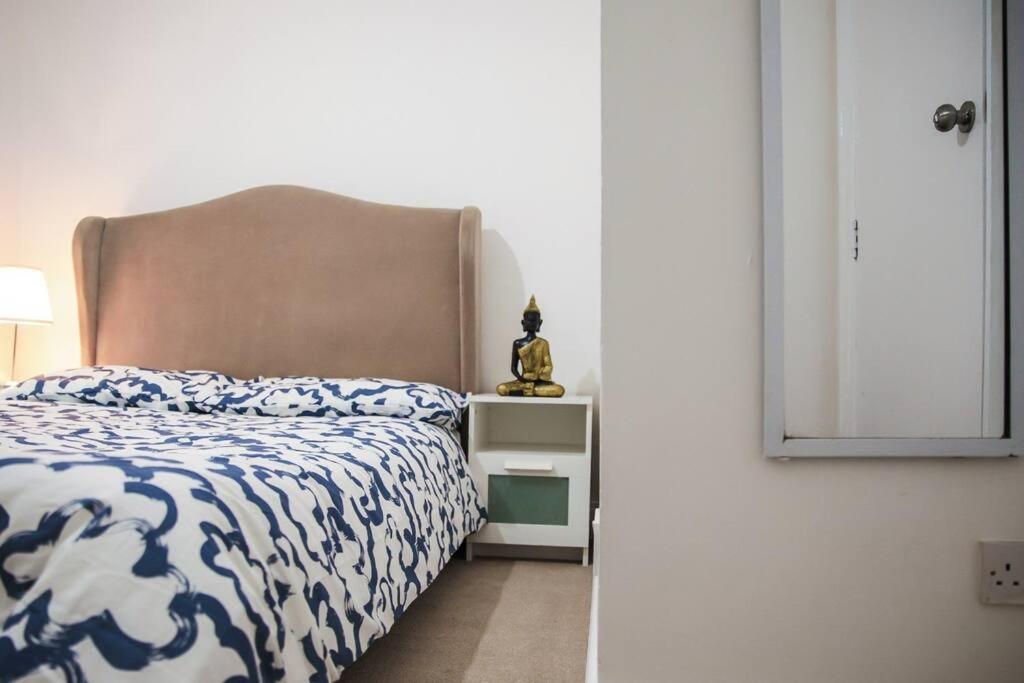 3 Bed Flat With Balcony Central Лондон Экстерьер фото