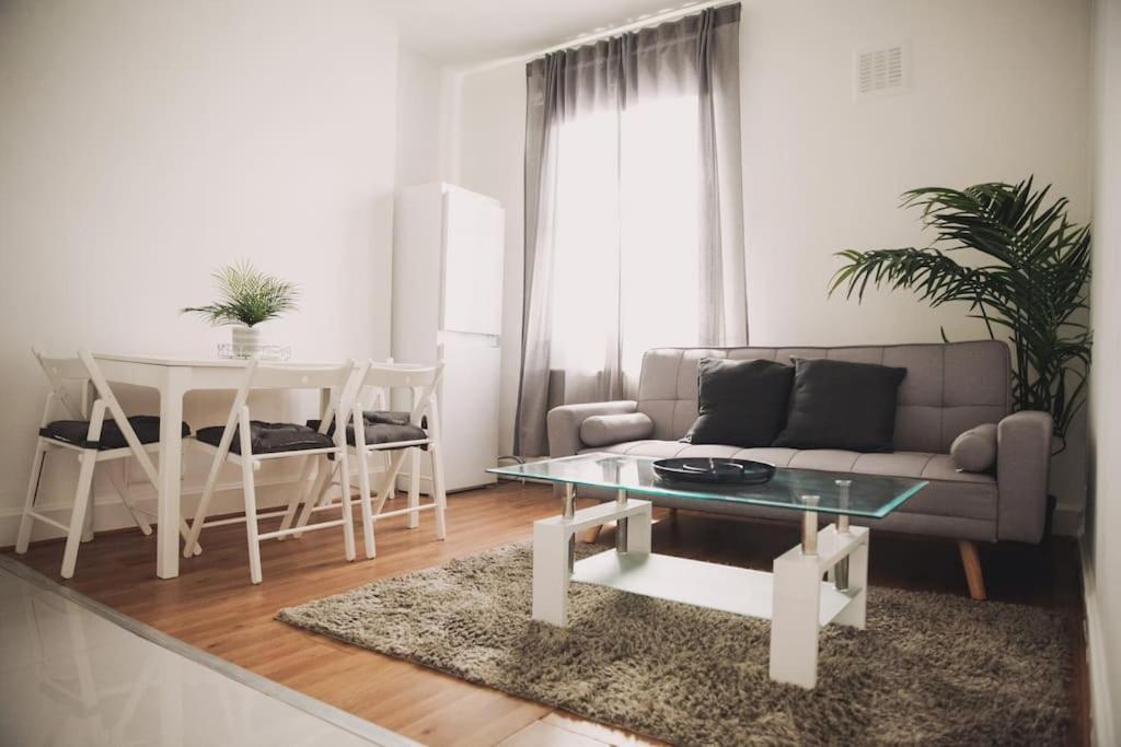 3 Bed Flat With Balcony Central Лондон Экстерьер фото